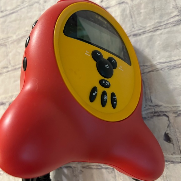DISNEY MICKEY MOUSE ALARM RADIO DIGITAL RED/YELLOW/BLACK CLOCK - Picture 5 of 8